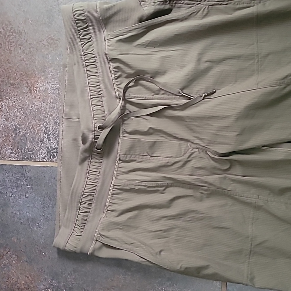LULULEMON DANCE STUDIO CROP 25” DARK OLIVE SIZE 12 - Picture 5 of 8
